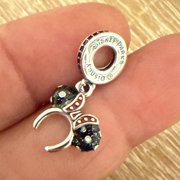 Disney Silver and Black Minnie Mouse Necklace Charm - Picture 3 of 5